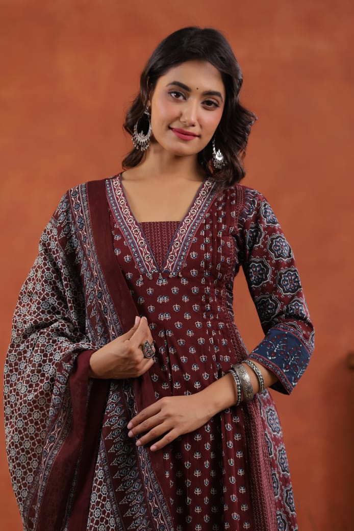Heritage Charm Kurta Set - Maroon & Navy Classic - Naticraft
