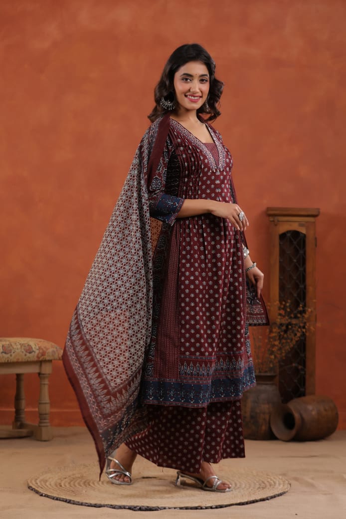 Heritage Charm Kurta Set - Maroon & Navy Classic - Naticraft
