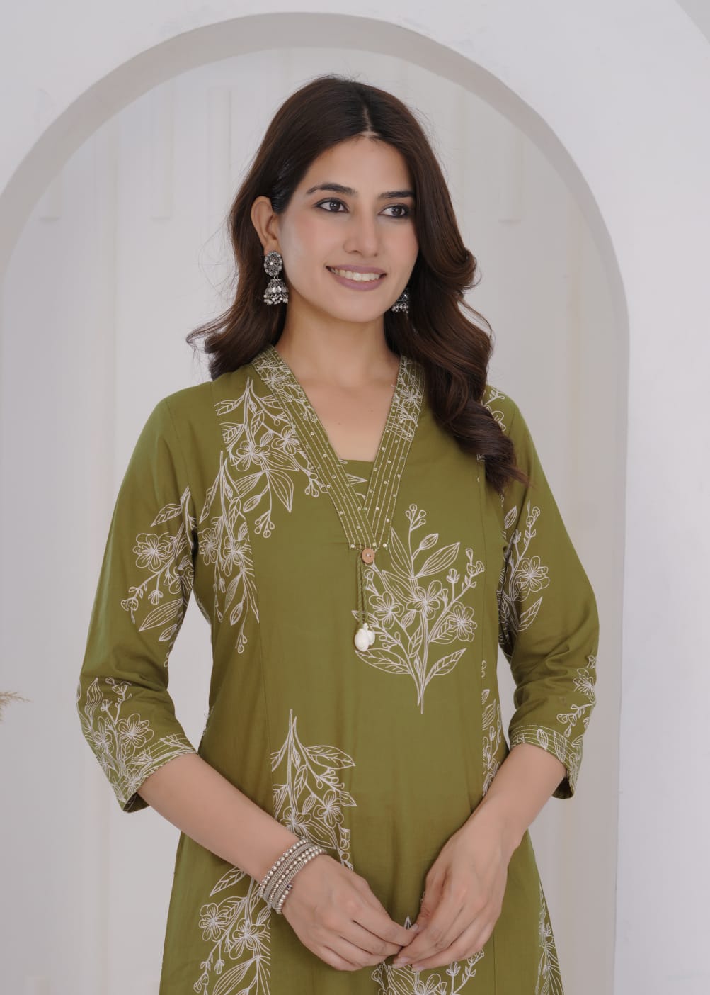 Floral Elegance 2-Piece Straight Kurta Set - Naticraft