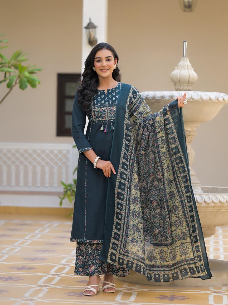 Elegant Embroidered Kurta Set – Festive Ready - Naticraft
