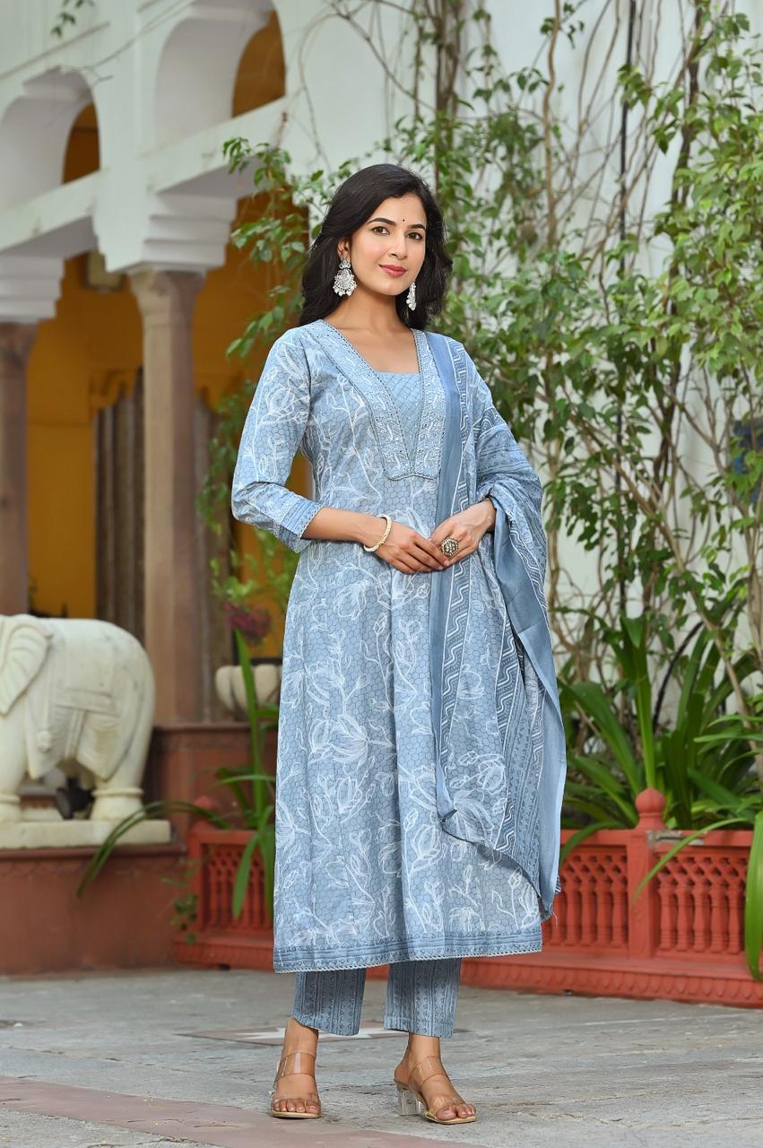 Elegant Vine Embroidered Kurta Set with Dupatta - Naticraft