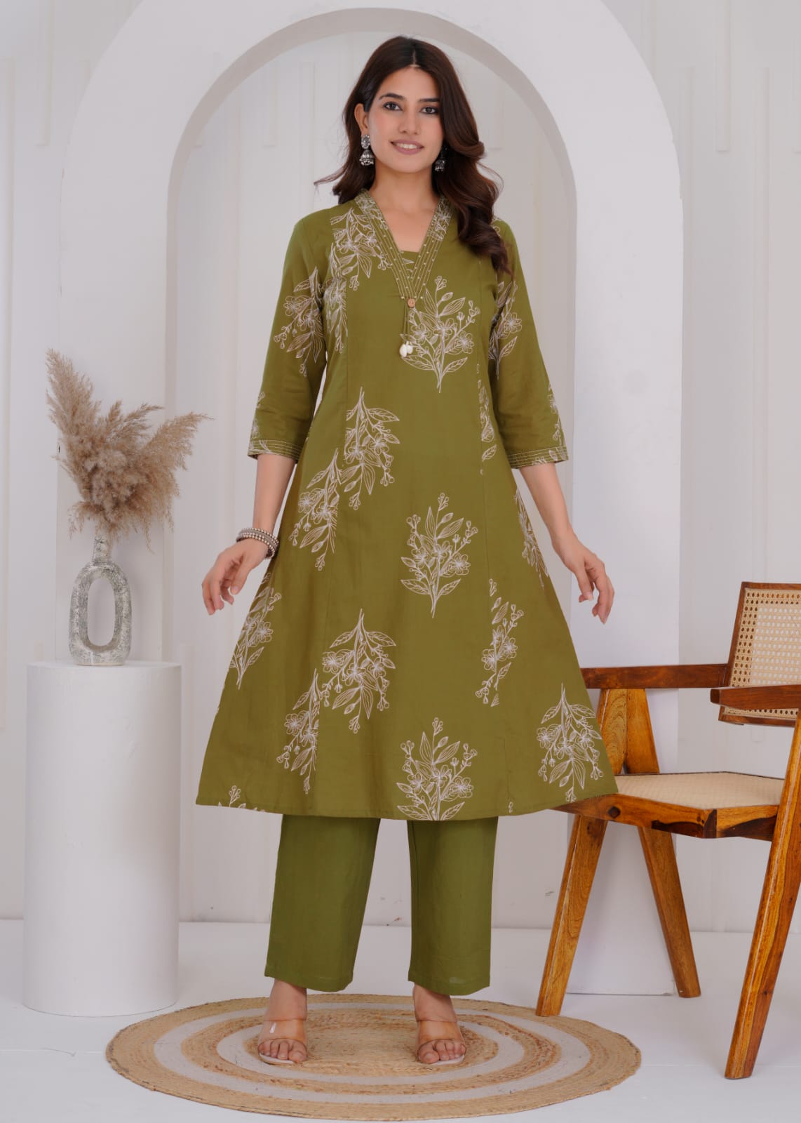 Floral Elegance 2-Piece Straight Kurta Set - Naticraft