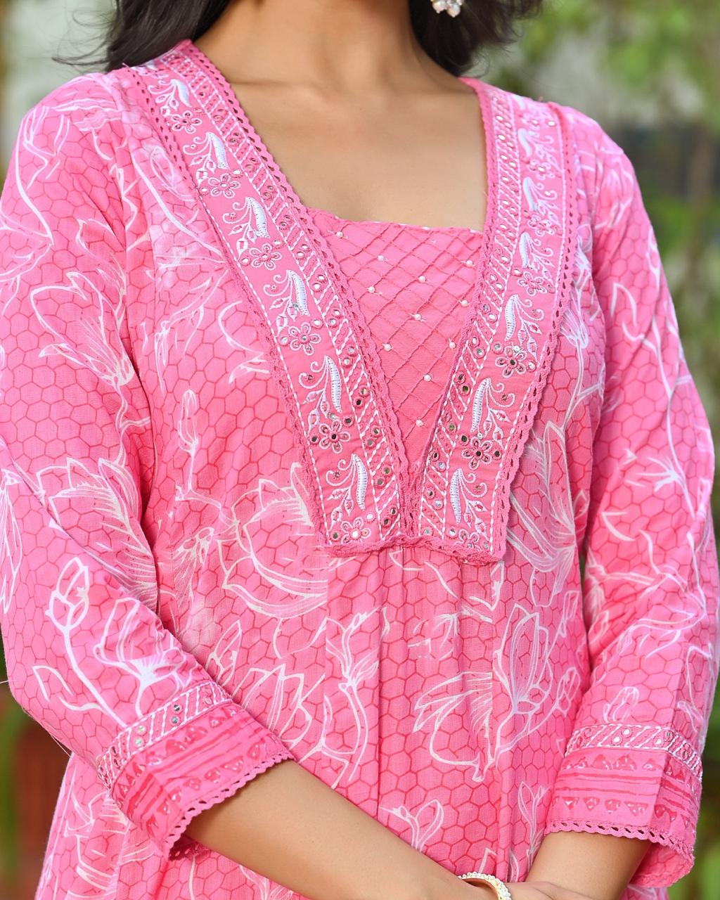 Elegant Vine Embroidered Kurta Set with Dupatta - Naticraft