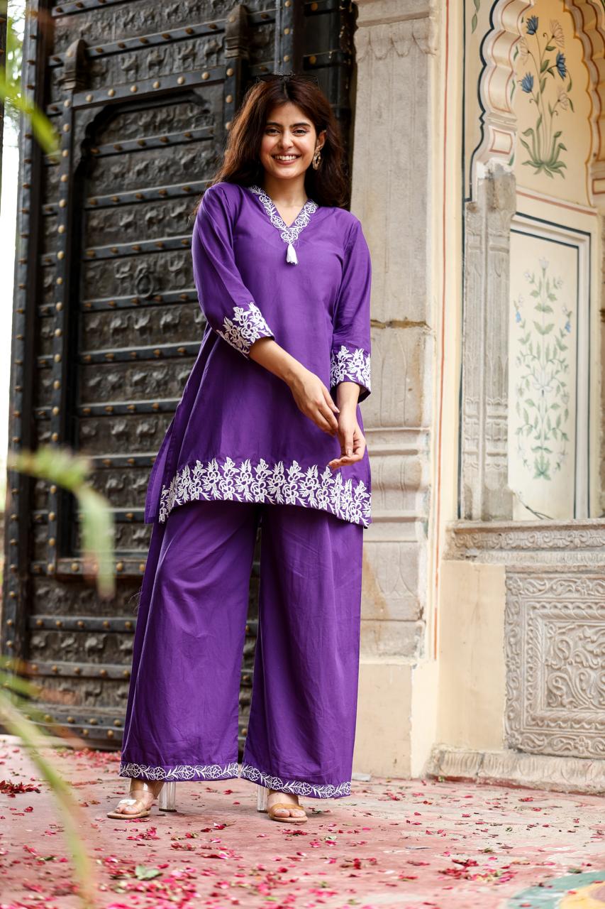 Elegant Floral Embroidered Ethnic Co-ord Set - Naticraft