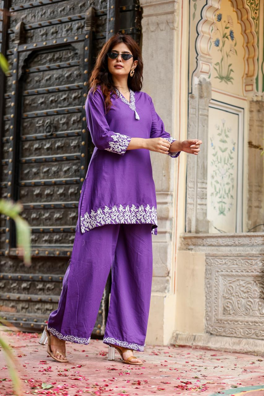 Elegant Floral Embroidered Ethnic Co-ord Set - Naticraft
