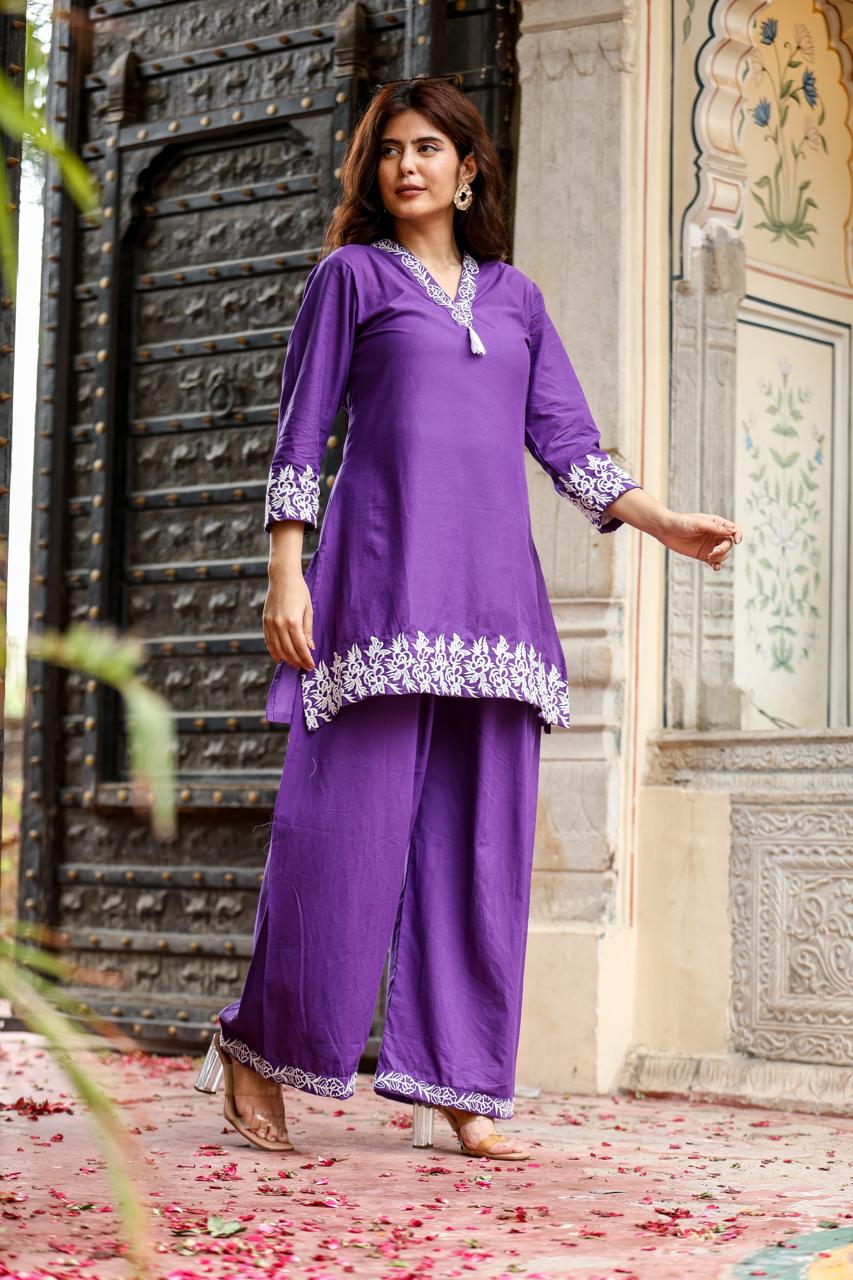 Elegant Floral Embroidered Ethnic Co-ord Set - Naticraft