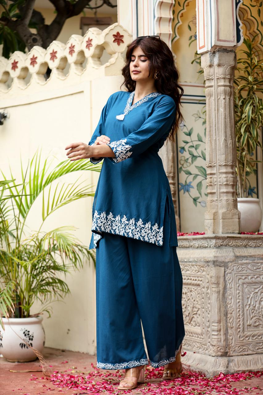 Elegant Floral Embroidered Ethnic Co-ord Set - Naticraft
