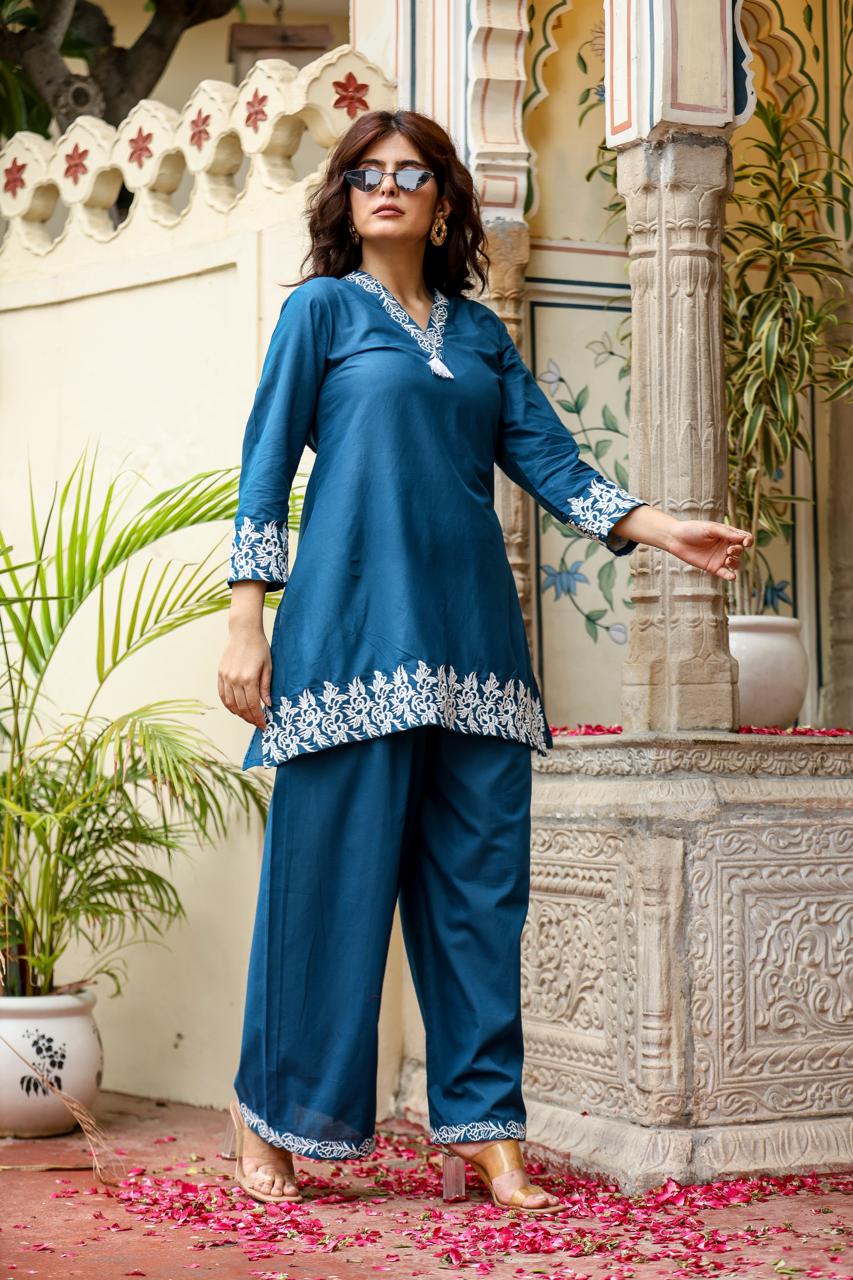 Elegant Floral Embroidered Ethnic Co-ord Set - Naticraft