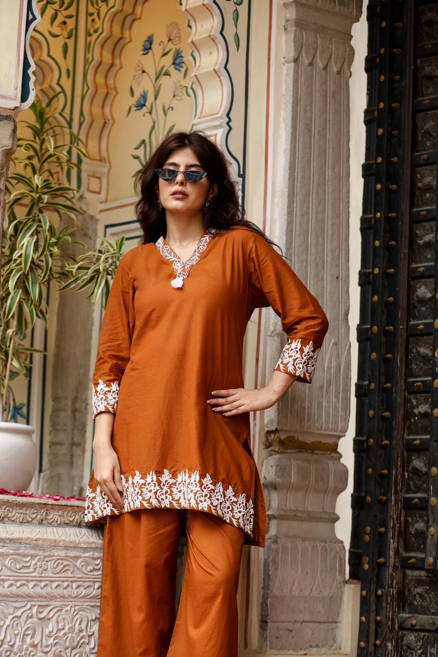 Elegant Floral Embroidered Ethnic Co-ord Set - Naticraft