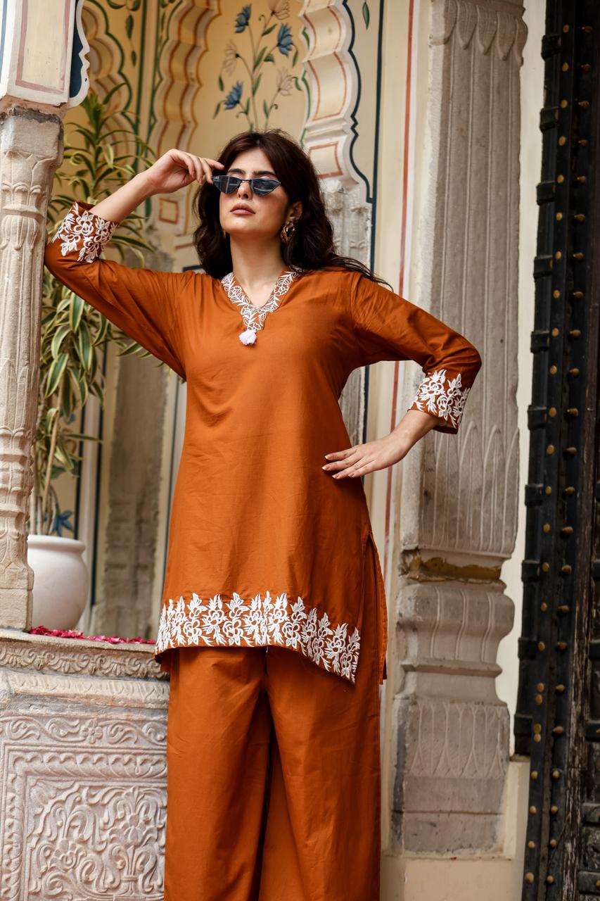 Elegant Floral Embroidered Ethnic Co-ord Set - Naticraft