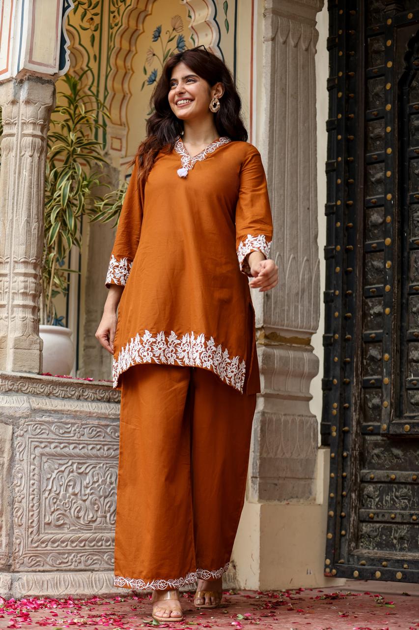 Elegant Floral Embroidered Ethnic Co-ord Set - Naticraft