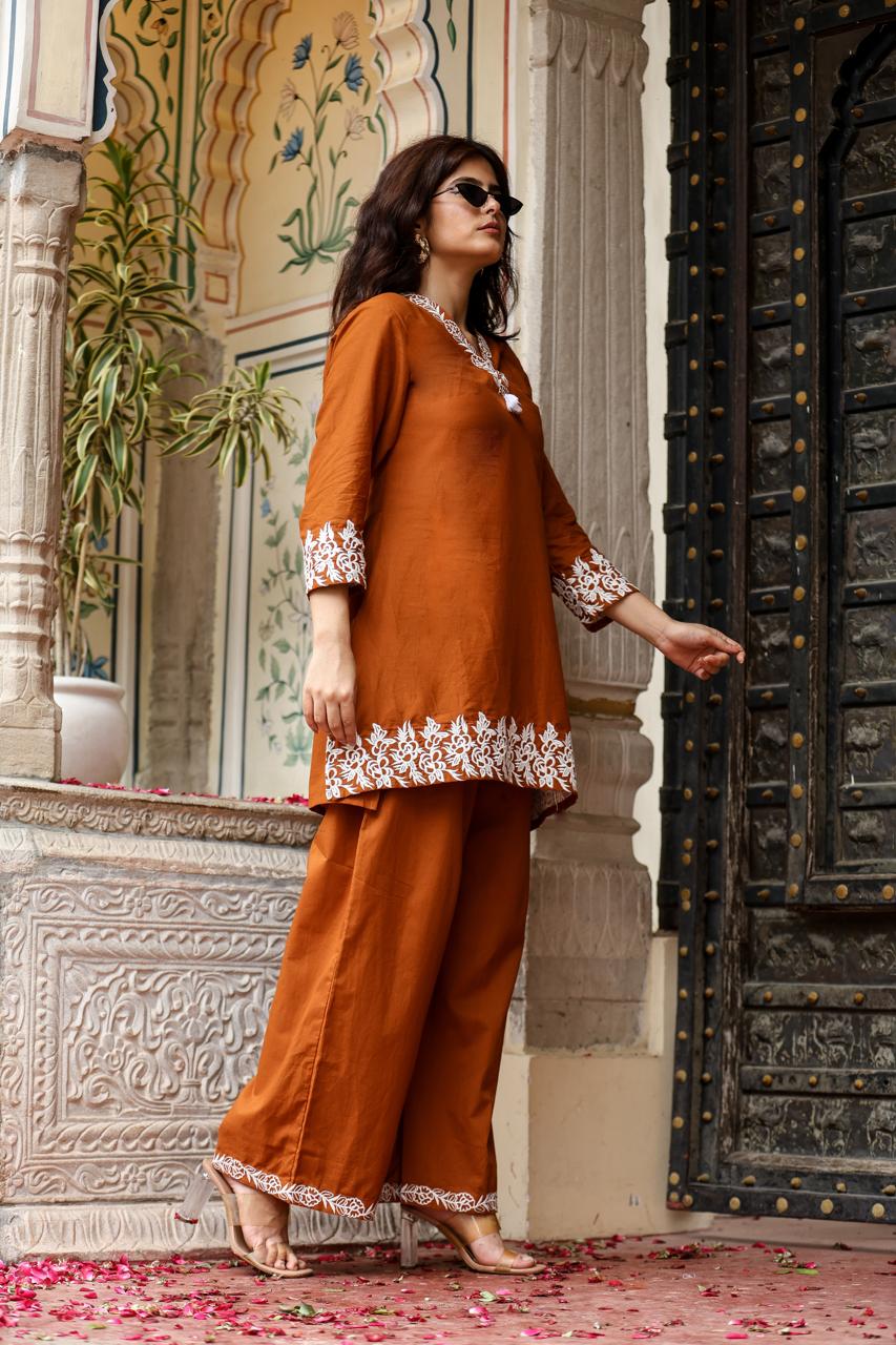 Elegant Floral Embroidered Ethnic Co-ord Set - Naticraft