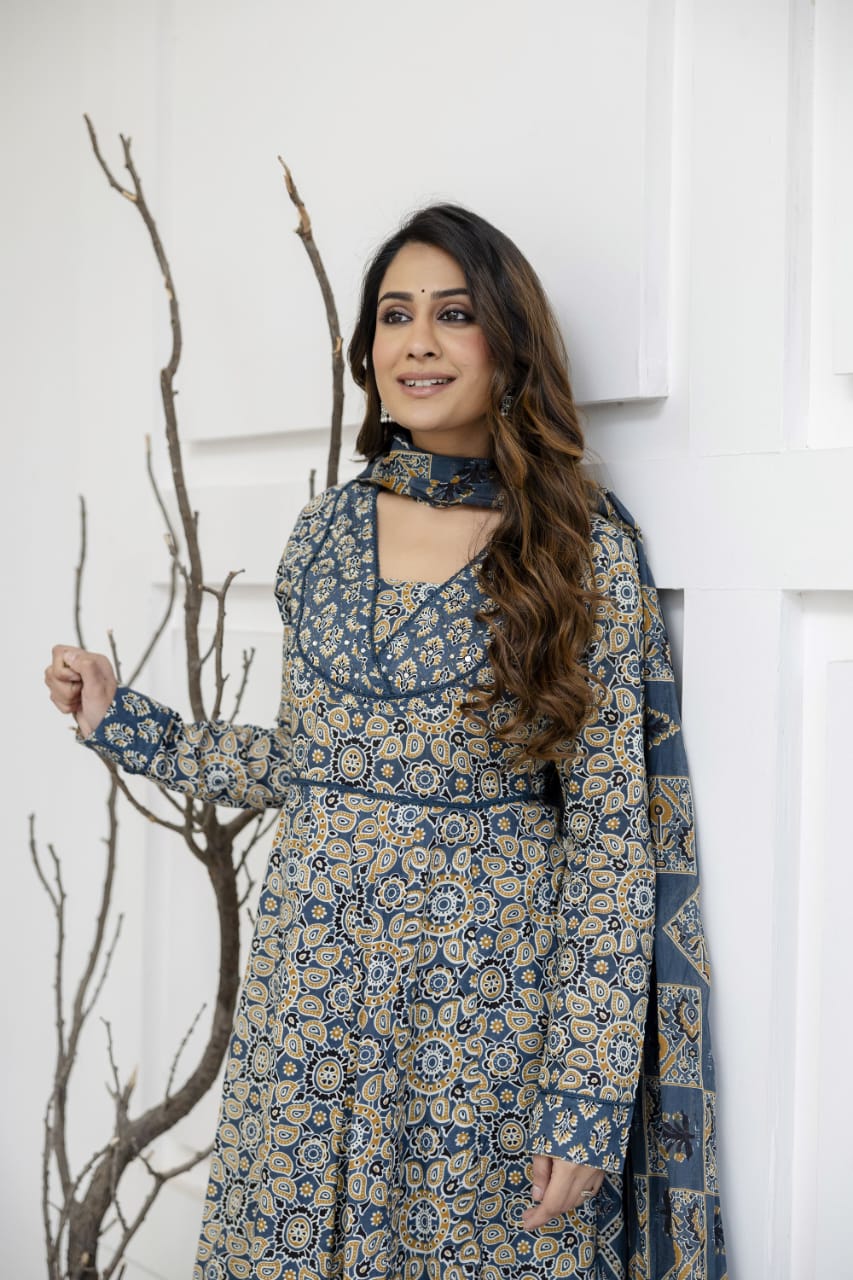 Regal Bloom Handblock Anarkali Kurta Set - Naticraft