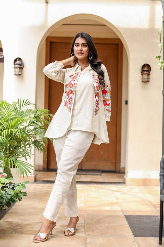 August Fashion Guide: Elegant Ethnic Styles for Independence Day & Raksha Bandhan