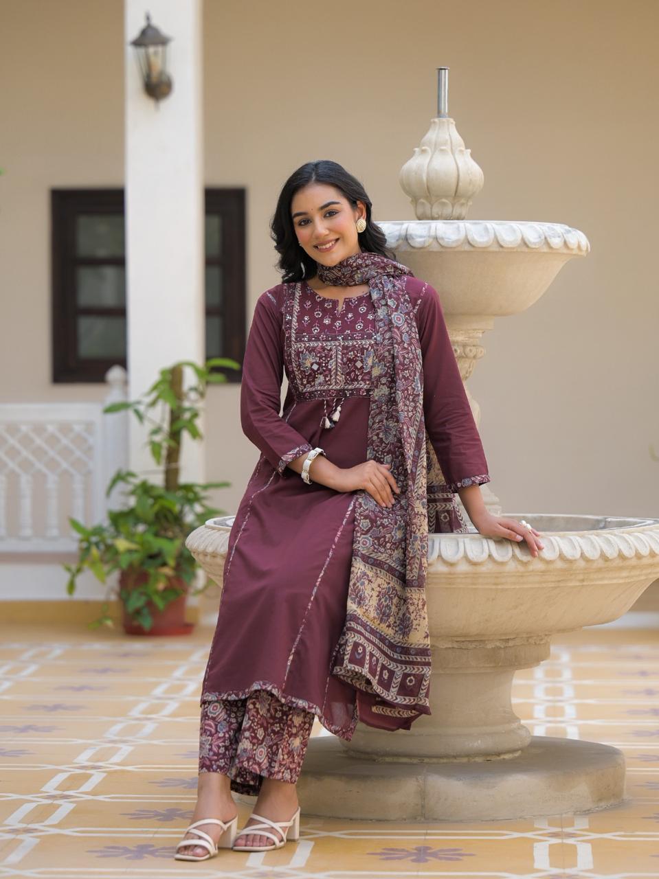 Elegant Embroidered Kurta Set – Festive Ready - Naticraft