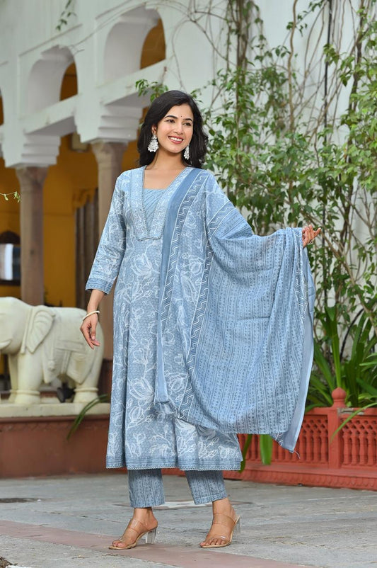 Elegant Vine Embroidered Kurta Set with Dupatta - Naticraft