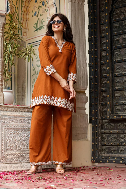 Elegant Floral Embroidered Ethnic Co-ord Set - Naticraft