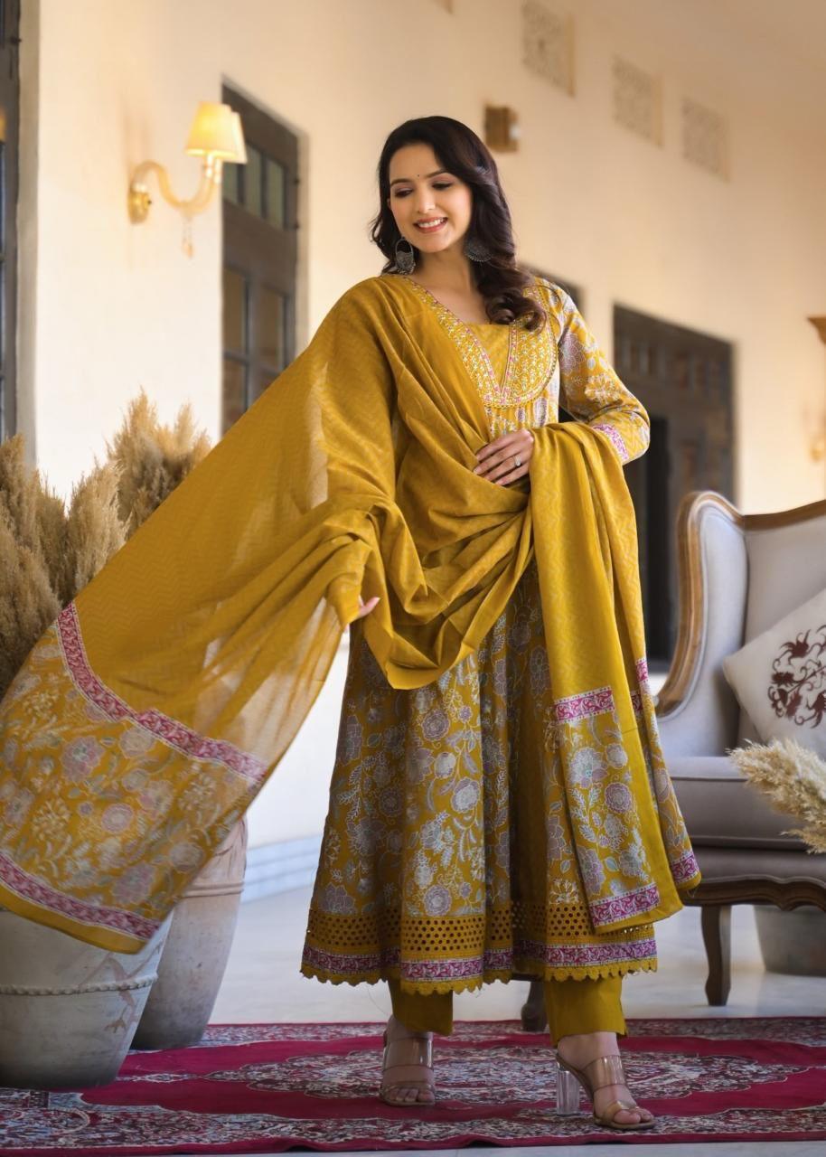 Women Full Print Kurta Set - Naticraft
