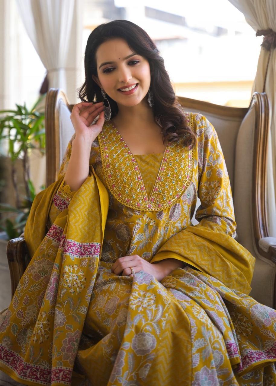 Women Full Print Kurta Set - Naticraft
