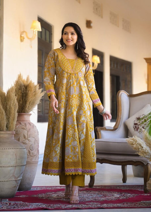 Women Full Print Kurta Set - Naticraft