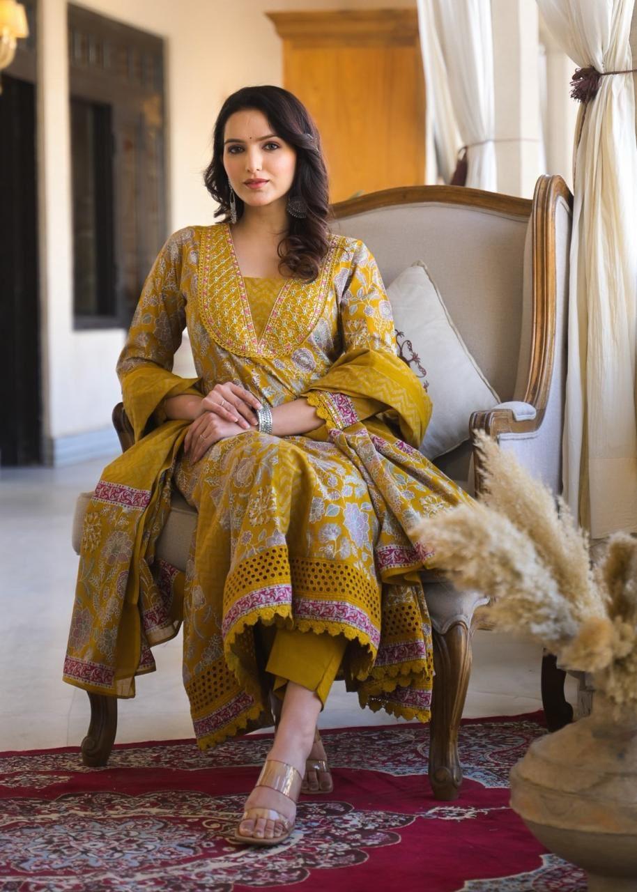 Women Full Print Kurta Set - Naticraft